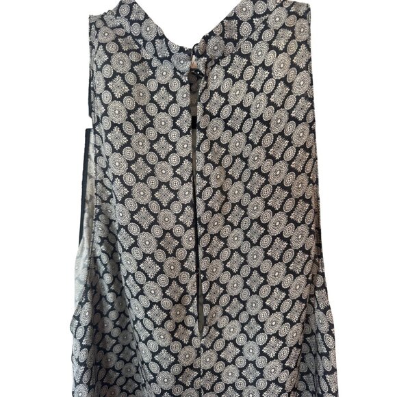 2/$30 ZARA Small Black & White Sleeveless Patterned Blouse - Picture 8 of 12